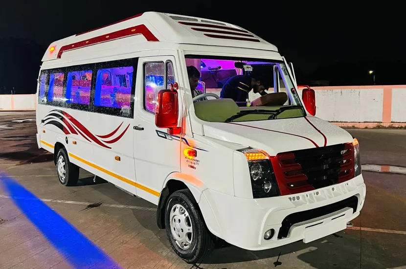 14 Seater Maharaja Tempo Traveller.